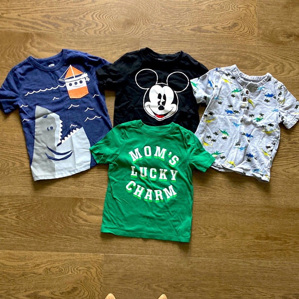 Set of 4 Old Navy boys t-shirts size 5T